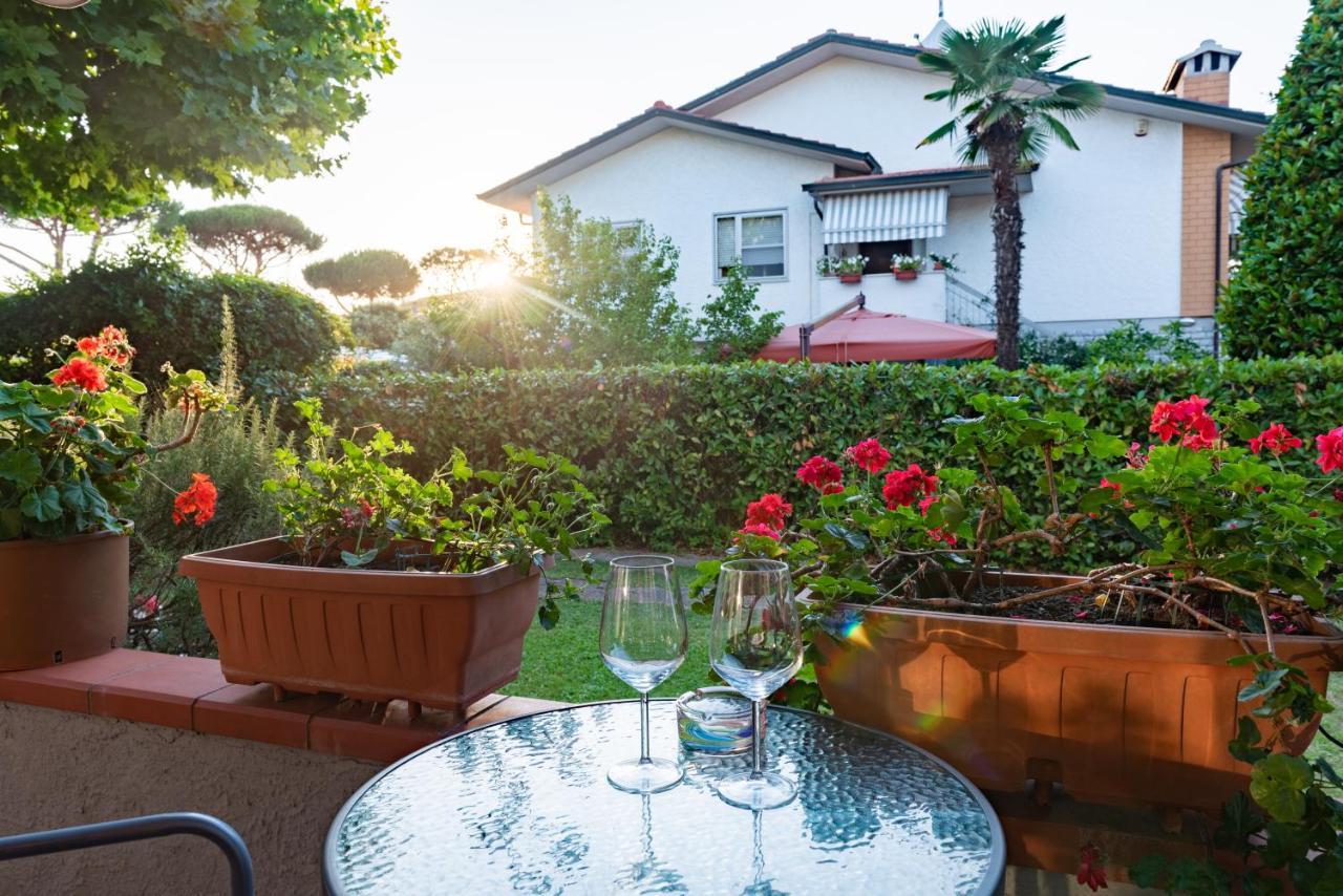Apartment Holiday Versilia 卡麦奥雷 外观 照片